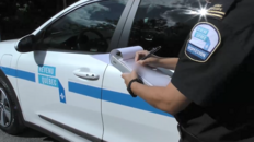 Hébergement touristique – Vidéo 02 - <p>Inspecteurs de Revenu Québec réalisant des activités en lien avec l'inspection d'un établissement…