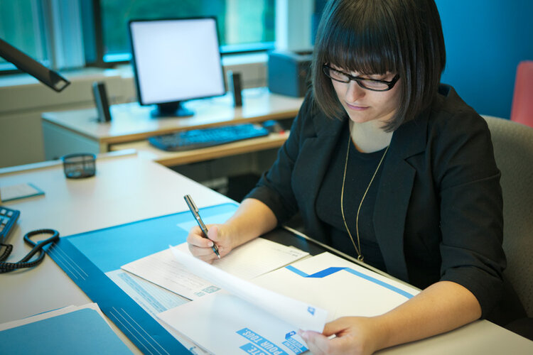Milieux de travail - 04 - Une employée de Revenu Québec
